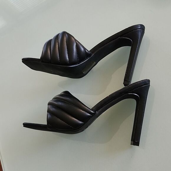 Chunky Heels - Picture 7 of 9